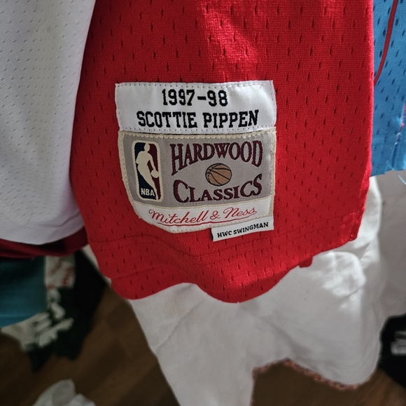 Vintage Chicago Bulls Scott Pippen #33 Jersey Champion Mitchell & Ness 1997-98 - Picture 4 of 4